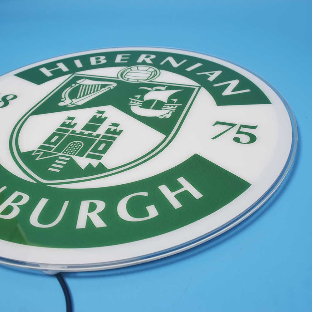 Close-up of the UV printed Hibernian crest detail
